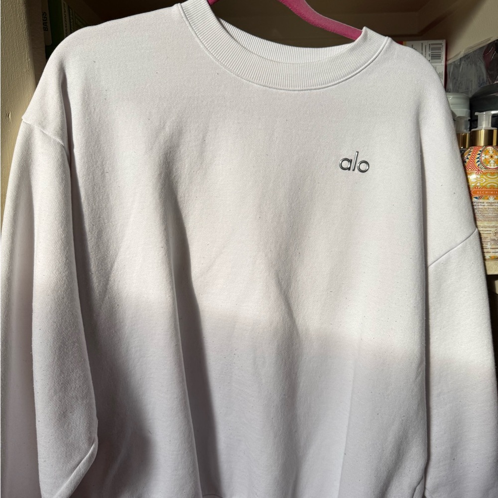 ALO Yoga Woman’s White Crewneck